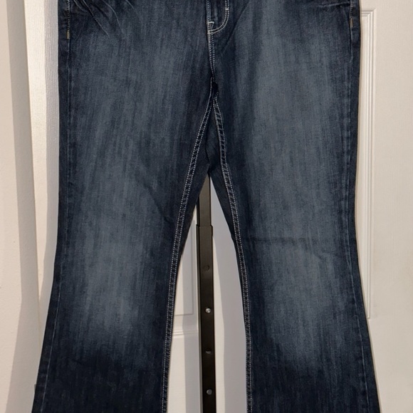 Maurices Womens Premium Jeans Size 14 Boot cut Low Rise Dark Blue Wash Denim NWT - Picture 3 of 8